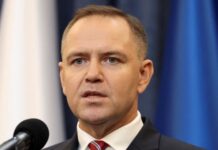 Навроцький заявив, що востаннє підписав закон про допомогу біженцям з України