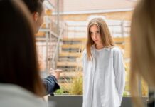 Булінг під час навчання? МОН пояснило, які види існують і куди звертатись по допомогу