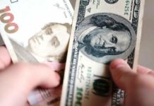 Реальний курс долара міг бути 143 грн: як НБУ впливає на ринок валюти