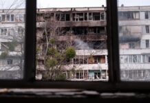 Кількість загиблих через російську атаку на Київ знову зросла