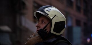 Удар РФ по Тернополю: з’явилося відео з місця зруйнованої багатоповерхівки