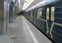 У метро Харкова другу добу поспіль зупинений рух поїздів