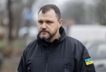 З-під завалів у Тернополі ще лунають голоси, є зв’язок з 20-річним юнаком, – Клименко