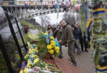 Кличко в річницю Майдану вшанував пам’ять Героїв Небесної Сотні