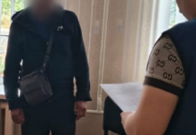 У Кам’янському районі чоловік до смерті побив матір: справу передали до суду