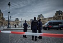 У слідстві щодо пограбування Лувру новий поворот, трьох затриманих відпустили