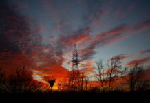 За два дні ДТЕК повернув світло 160 тисячам родин після ворожих атак