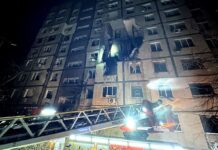 Наслідки масованої атаки на Дніпро: один загиблий, 10 постраждалих