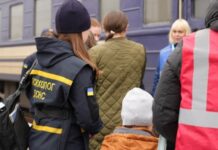 Закарпаття зустріло евакуаційний потяг з Дніпропетровщини
