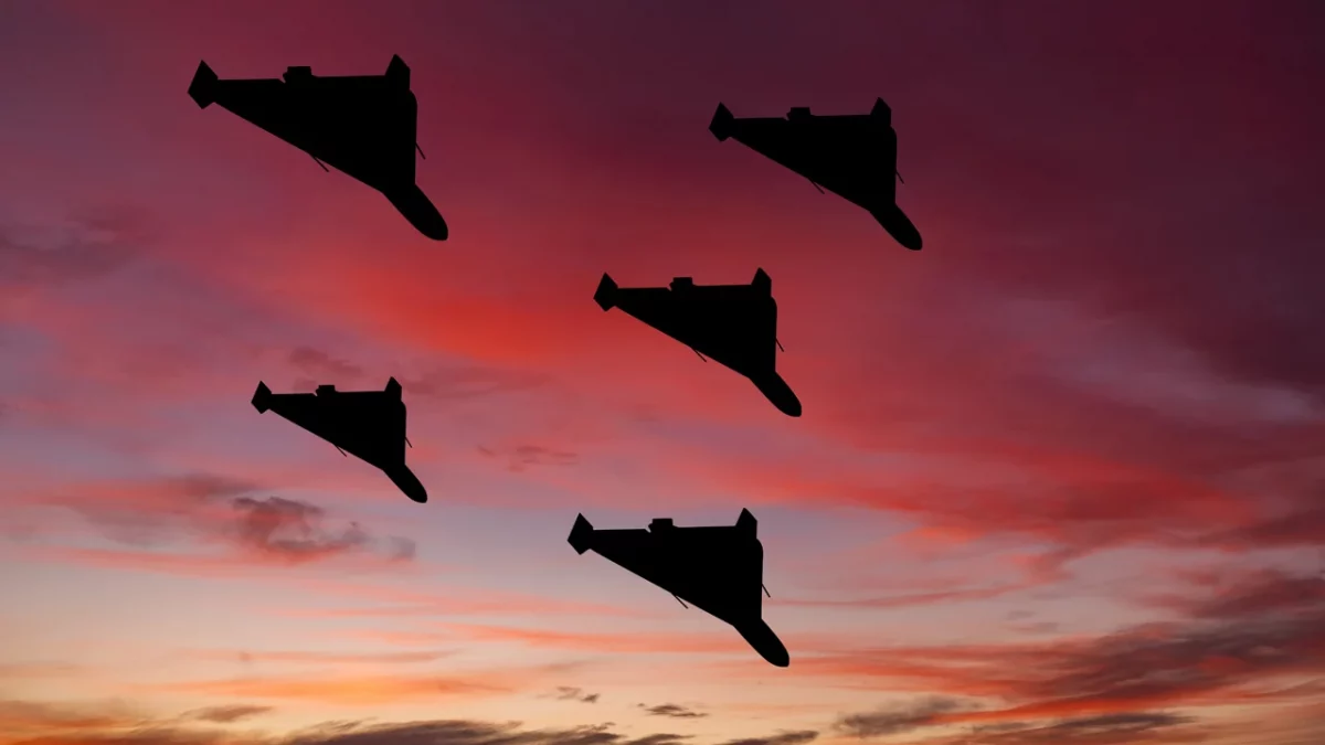 Дніпро під масованою атакою БпЛА: у місті виникли пожежі