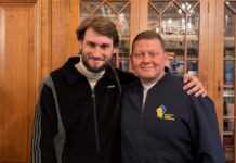 Хор “Гомін” навідав Залужного в Лондоні: що подарували послу (фото)