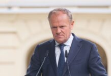 Туск про корупційний скандал в Україні: це ускладнює підтримку у війні