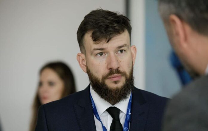 _ulyutin__facebook_com_denys_ulyutin_5_9a5c7ad03a8347b55c2a2d6f3b0ed433_1300x820