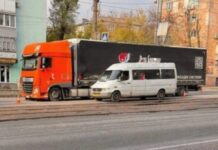 У Дніпрі вантажівка збила чоловіка, який переходив дорогу зеброю