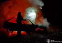 Вночі у Дніпрі загорівся легковий автомобіль