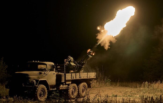 _viyskovi_keruyut_dvostvolna_23_mm_zenitna_garmata_zu_23_ppo_lito_2025_donetska_oblast_gettyimages_2229471033_13fe2006cb90f18e433138b9223b092f_1300x820