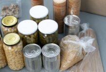 Які консерви категорично не можна їсти під час відключень світла