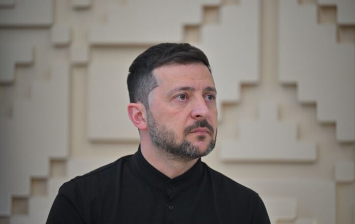 _zelenskiy___gettyimages_2214586140__1__ec8e5571f03dd04a9b8c9fb7f540e51f_1300x820