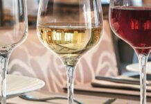 Міф чи правда: чи дійсно пониження градуса алкоголю посилює похмілля