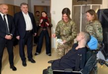 «ПриватБанк» вибачився перед ветераном, якому не видали банківську картку через ампутації