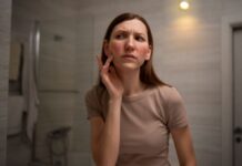 Названо проблеми зі шкірою та волосся, які виникають через стрес