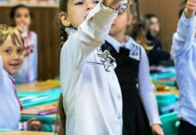 Діти зі світлом: Уряд ухвалив рішення не відключати школи за графіками знеструмлень