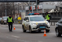 На Слобожанському проспекті у Дніпрі водій BMW збив жінку: потерпіла у лікарні