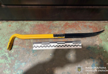 У Дніпрі чоловік проник до квартири через вікно та викрав гроші: зловмиснику повідомлено про підозру