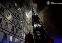 Вогнеборці Дніпра ліквідували пожежу в багатоповерховому будинку