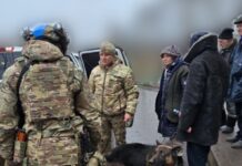 РФ вдарила КАБом по селу на Харківщині: є загиблий та поранені