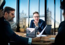 Бізнес-англійська для тих, хто часто подорожує у справах: переваги корпоративного навчання