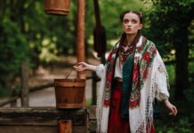 Як милися українці до винаходу водопроводу: секрети гігієни та шампуню з трав