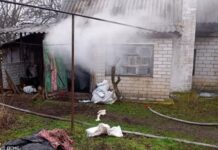 Дніпровський район: вогнеборці на пожежі виявили чоловіка без ознак життя