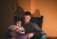 Більше половини доби без світла: якими будуть графіки для Києва на 17 грудня