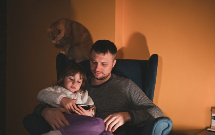 _ditina_kit_telefon_gettyimages_2154014652_fe7194866b2b3b9d1f0e90fa23a0a125_1300x820