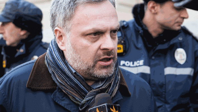 E511A4F0-2B2E-4D7E-912F-5688309CC46A_w800_h450