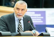 Скандал у ЄС набирає обертів: один із топ-посадовців йде у відставку після допиту