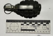 Поліція Павлограда затримала чоловіка за хуліганські дії та погрози гранатою