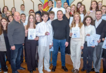 Мер Кам’янського вручив посвідчення новообраним членам Молодіжної ради