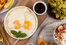 Ранок після застілля: які продукти допоможуть організму оговтатися та знімуть важкість