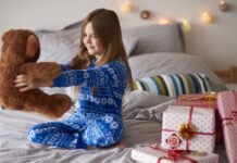 Подарунки “від Миколая”? Священник пояснив, коли і як сказати дітям правду