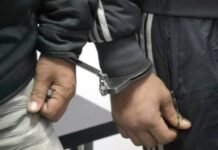 Напали та заволоділи майном: у Тернівці поліцейські затримали двох чоловіків