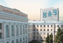 У Києві під час атаки РФ пошкоджено гуртожиток НАУ