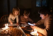 Київ може бути без світла до трьох разів на добу: графіки на 21 грудня