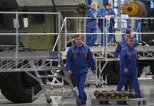 Росіяни скаржаться на затримки зарплат на тлі “військового” зростання економіки