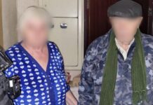 У Запоріжжі патрульні допомогли розшукати дезорієнтованого чоловіка та повернути загублені ним речі