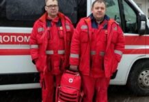 П’яні ревнощі обернулися кривавим нападом: чоловік поранив жінку ножем та викликав швидку