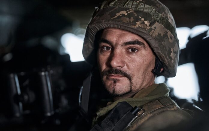 _viyskoviy_bahmut_krupniy_plan_osin_2023_gettyimages_1745386395_b4c203546848e682825ecc7e179184b5_1300x820