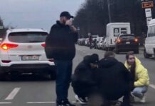 У Кривому Розі на пішохідному переході легковик збив дівчинку