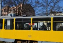 У Дніпрі екстрено зупинили трамвай №11: що сталося